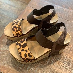 Leopard sandals